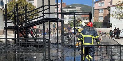 Bursa'da çocuk parkında çıkan yangın söndürüldü