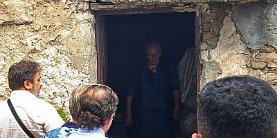 Bursa'da çöp evi temizlemeye gelen ekiplere direnen yaşlı adam polisi bıçakladı