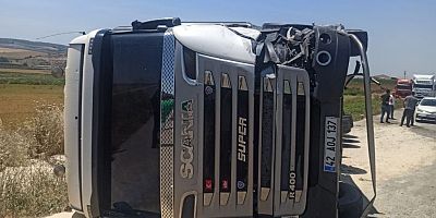 Bursa'da devrilen tırın sürücüsü yaralandı
