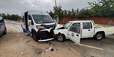Bursa'da feci kaza: 1 ölü 2 yaralı