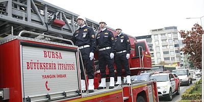 Bursa'da görevi sırasında hayatını kaybeden itfaiye eri toprağa verildi