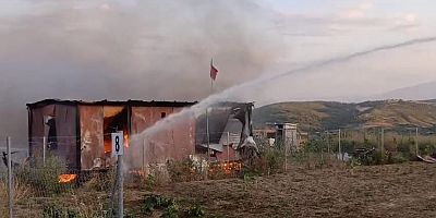 Bursa’da Hobi Bahçesindeki Baraka Alevlere Teslim Oldu