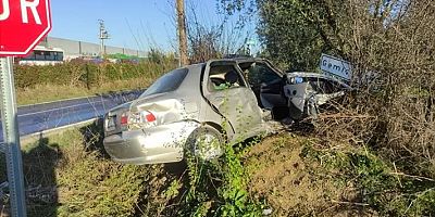 Bursa'da iki otomobilin çarpıştığı kazada 7 kişi yaralandı