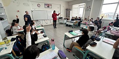 Bursa’da JAK Timinden Öğrencilere Deprem Farkındalığı Eğitimi