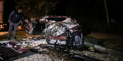Bursa'da kamyonet ile otomobilin çarpıştığı kazada 1 kişi öldü