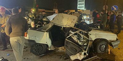 Bursa'da kamyonetle çarpışan otomobildeki 2 kişi yaralandı 