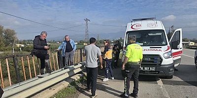 Bursa’da Kontrolden çıkan kamyonet köprü demirlerine saplandı