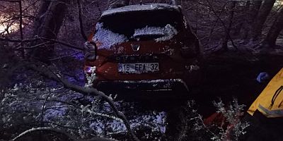 Bursa’da Kontrolden çıkan otomobil şarampole yuvarlandı: 1'i ağır 5 yaralı