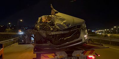 Bursa’da Otomobil kamyona çarptı: 2 yaralı