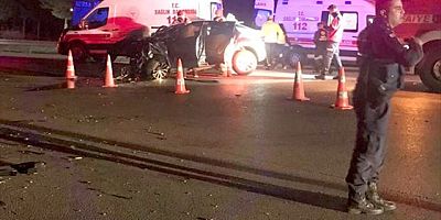 Bursa'da otomobilin kamyonla çarpışması sonucu 1 kişi öldü, 1 kişi yaralandı