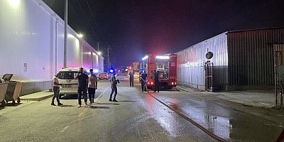 Bursa'da plastik boru deposunda çıkan yangın söndürüldü