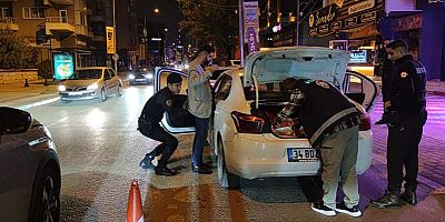 Bursa'da polis ekipleri asayiş uygulaması yaptı