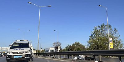 Bursa'da refüje çarpan motosikletin sürücüsü öldü