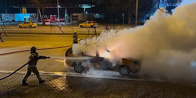 Bursa’da Seyir halinde bir anda alev alan araç kullanılamaz hale geldi