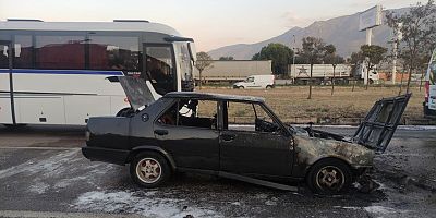 Bursa'da seyir halindeki otomobil yandı