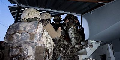 Bursa'da silah kaçakçılarına şafak operasyonu