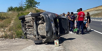 Bursa’da Takla atan otomobilden yara almadan kurtuldular