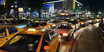 Bursa’da taksiciler, bıçaklanıp gasbedilen meslektaşları için konvoy yaptı