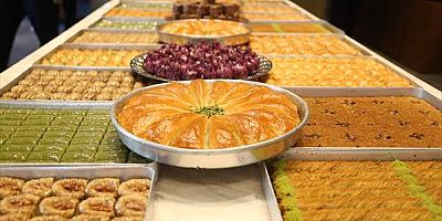 Bursa'da tatlı firması, siyah incir ile baklavayı aynı üründe buluşturdu