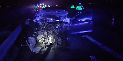 Bursa'da tıra çarpan otomobildeki bir kişi öldü