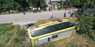 Bursa'da trafik kazasında halk otobüsündeki 10 kişi yaralandı