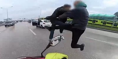 Bursa’da Uçan tekmelerin bedeli ağır oldu... Ehliyetlerine el konuldu, psikotekniğe sevk edildi