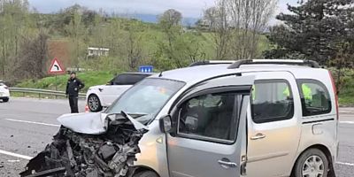 Bursa’da Zincirleme Trafik Kazası: 3 Yaralı
