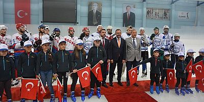 Bursa'nın ilk Olimpik Buz Pateni-Hokeyi Salonu açıldı