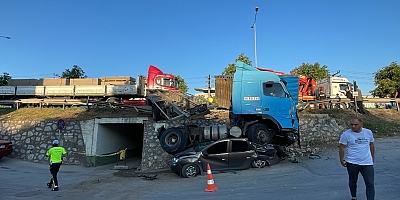 BURSA - Tırın çarptığı taksinin sürücüsü öldü