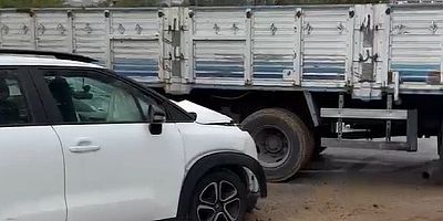 Bursa-Yenişehir Yolunda Kamyon ile Otomobil Çarpıştı: 5 Yaralı