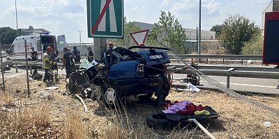 BURSA - Yön levhası direğine çarpan otomobilin sürücüsü öldü