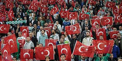 Bursaspor - Belediye Kütahyaspor Maçında Taraftarlardan Teröre Tepki