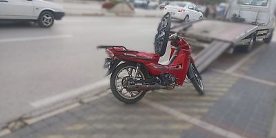 Çalıntı motosikleti bırakıp kaçtı