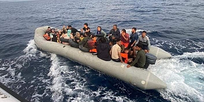 Çanakkale açıklarında 41 düzensiz göçmen yakalandı