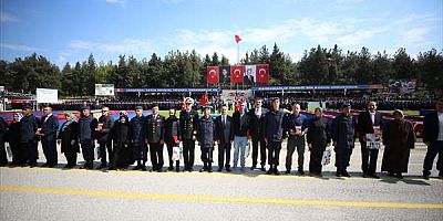 Çanakkale'de eğitimleri tamamlanan 1251 acemi er yemin etti