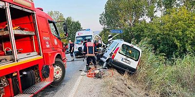 Çanakkale'de köprü korkuluklarına çarpan araçtaki 1 kişi yaşamını yitirdi