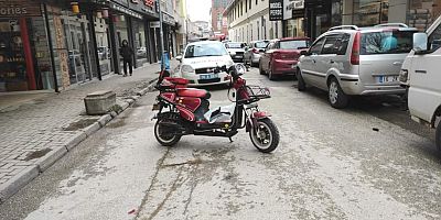 Çarpmanın etkisi ile yere fırladı