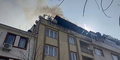 Çatı Katında Çıkan Yangın Paniğe Neden Oldu