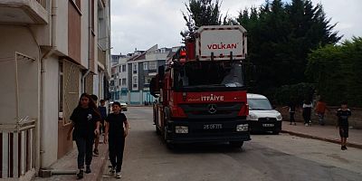 Çatı yangını paniğe neden oldu