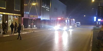 Çatıdan çıkan duman paniğe sebep oldu itfaiye ekipleri seferber oldu
