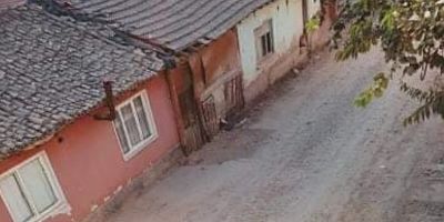 Çeltikçi Mahallesi sakinleri tozlanmadan dolayı zor günler yaşıyor