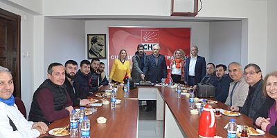 CHP GAZETECİLERİ AĞIRLADI