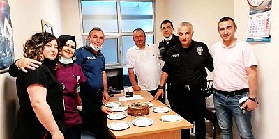  ÇOK SEVİLEN HASTANE POLİSİNE ANLAMLI VEDA PARTİSİ