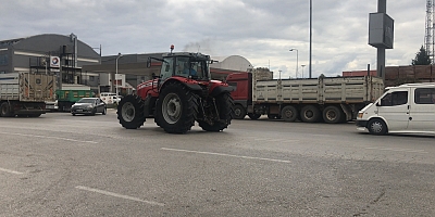 Dev traktör ilgi odağı oldu