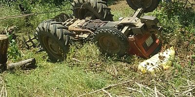 Devrilen traktörün altında kalan muhtar hayatını kaybetti 