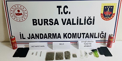 Dur ihtarına uymayan araçta uyuşturucu madde ele geçirildi