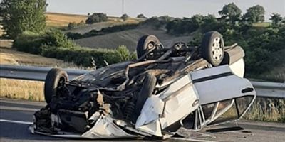 Edirne'de devrilen otomobildeki 3 kişi yaralandı