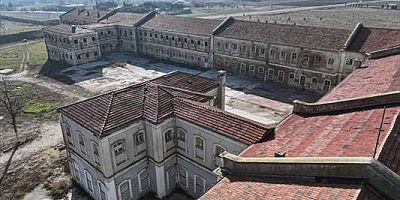 Edirne'de uzun yıllar cezaevi olarak kullanılan Mahmudiye Kışlası kültür merkezi olacak