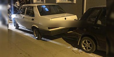 EHLİYETSİZ SÜRÜCÜ EVİNİN ÖNÜNDE YAKALANDI