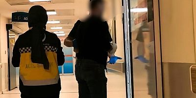 Eli traktörün hidrolik sistemine sıkışan çiftçi yaralandı